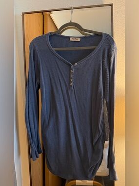 Long sleeve maternity top